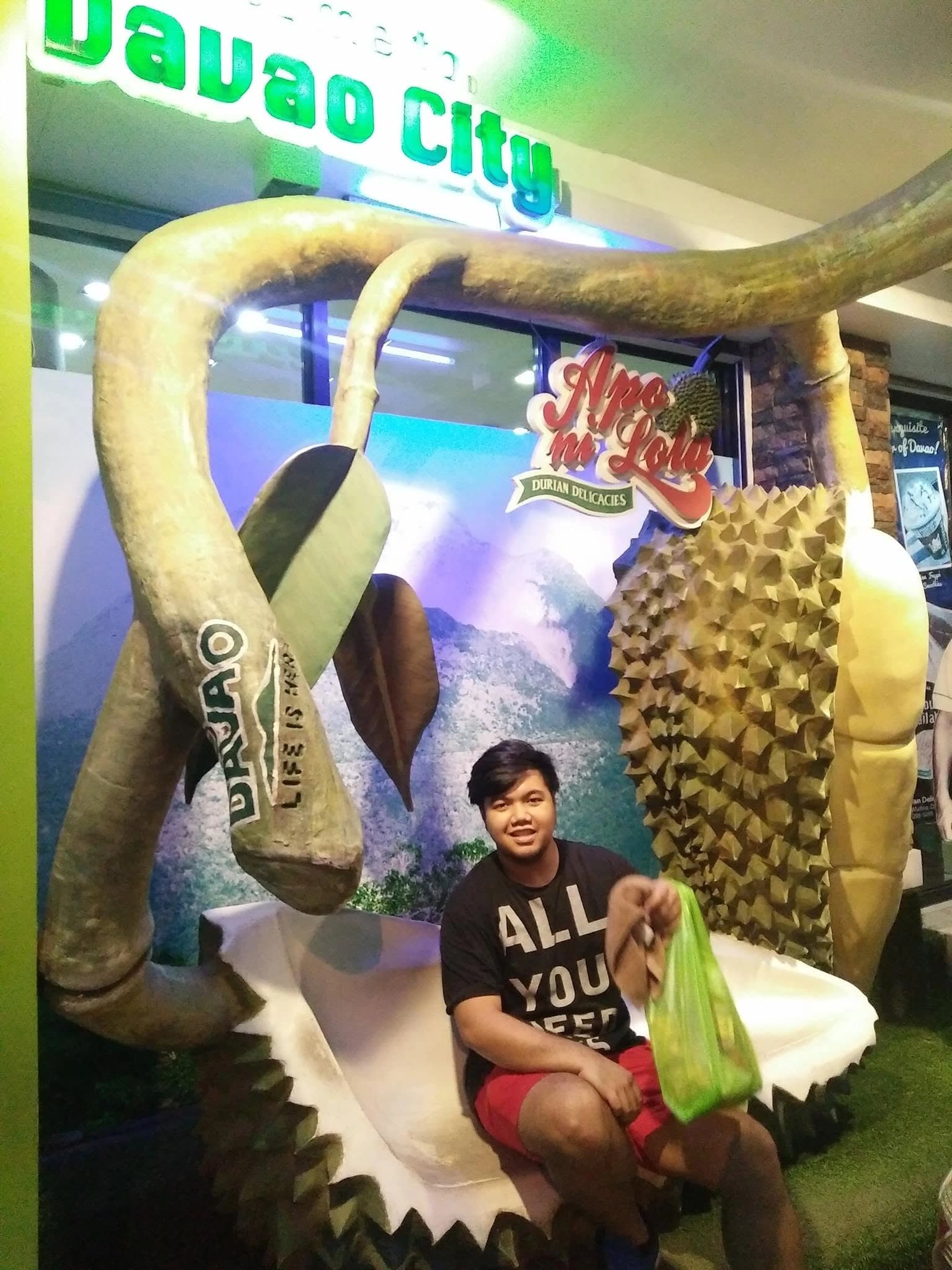 Street scene on arrival in Davao City in 2016